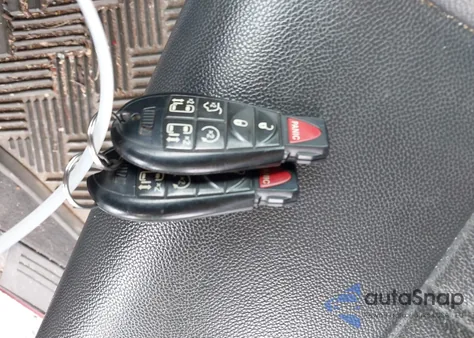 2010 Chrysler Town & Country Touring Plus z USA, uszkodzony, nr VIN 2A4RR8DX2AR416748